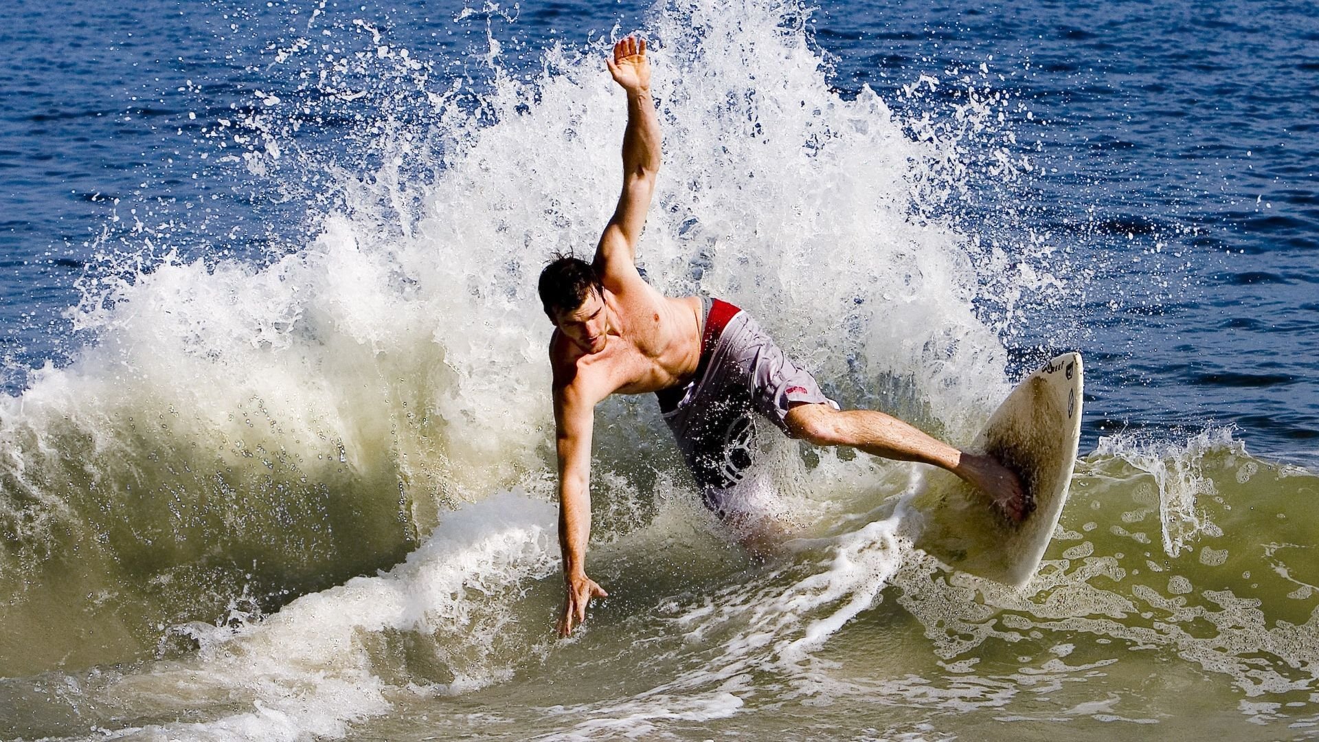 东契奇爆发之夜，上海队爆冷凯尔特人，一场跨越次元的篮球狂想