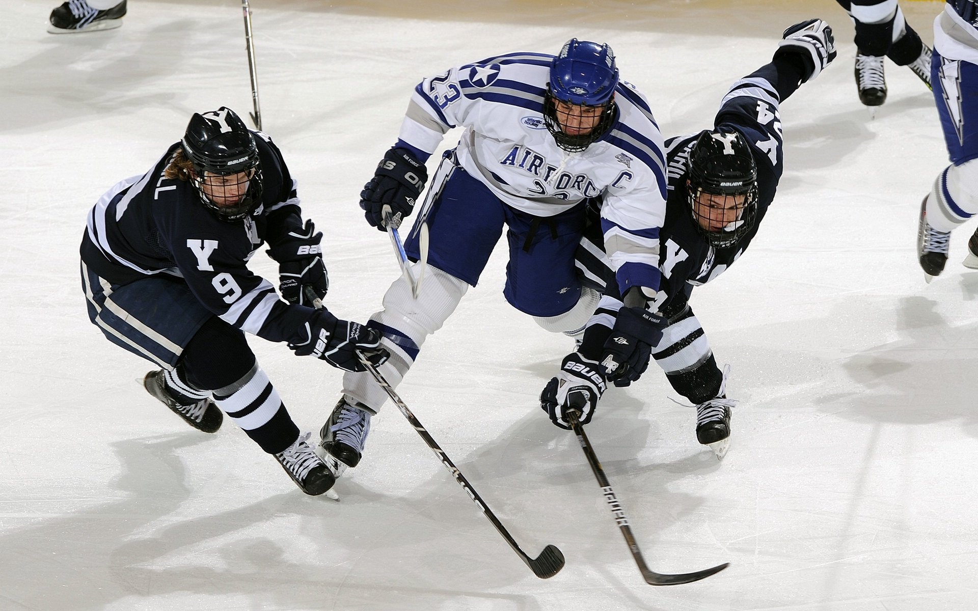 世界排名争夺战焦点战,老鹰终结热火连胜,东部格局再起波澜