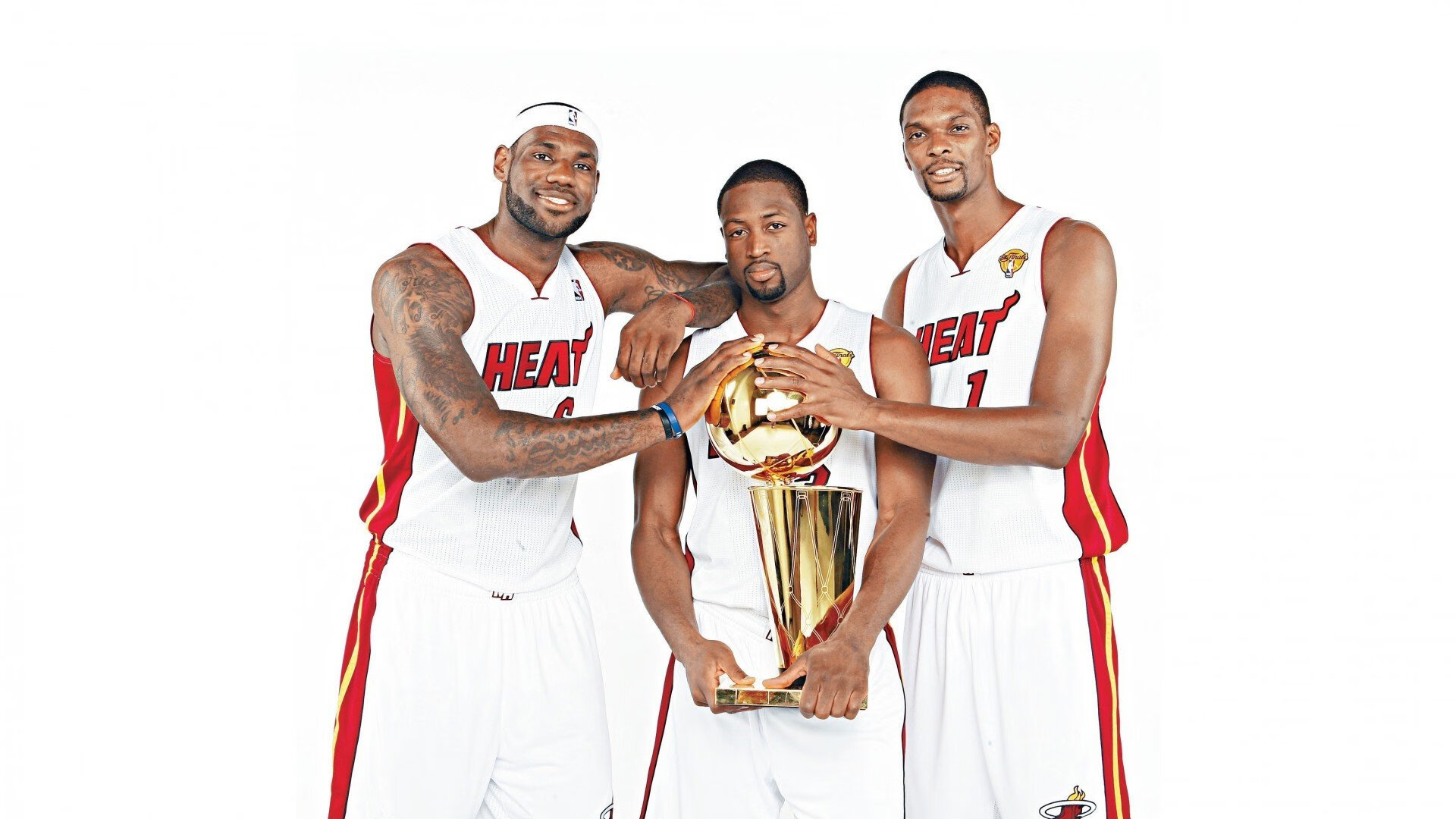 锡安狂轰38分率热火横扫深圳队,展现NBA级统治力